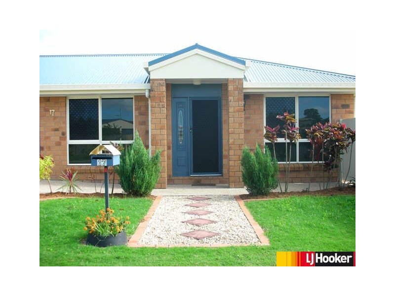 17 Crofton Close, Rural View QLD 4740