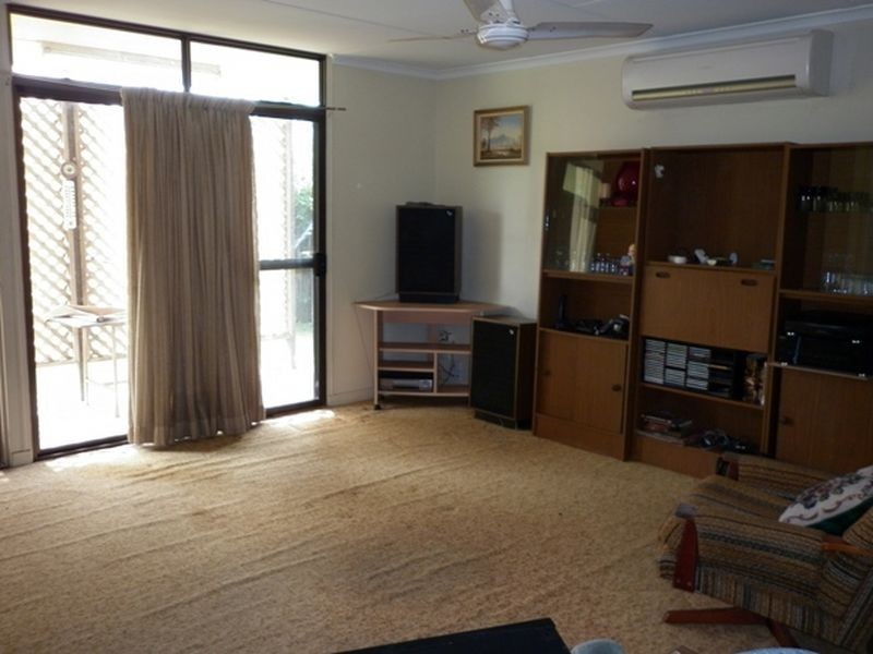 1 Houdewind Street, Eimeo QLD 4740