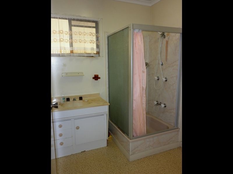 1 Houdewind Street, Eimeo QLD 4740