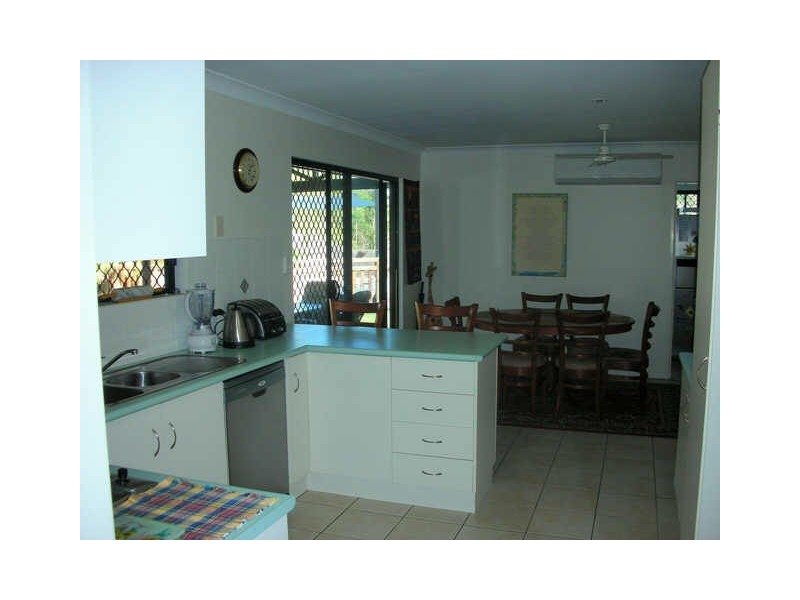 21 Michelle Crescent, Bucasia QLD 4750