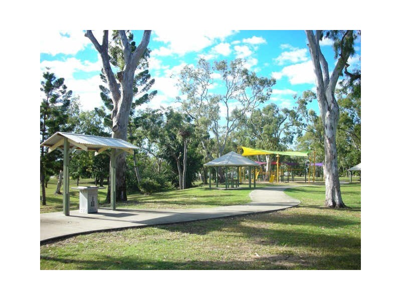 21 Michelle Crescent, Bucasia QLD 4750