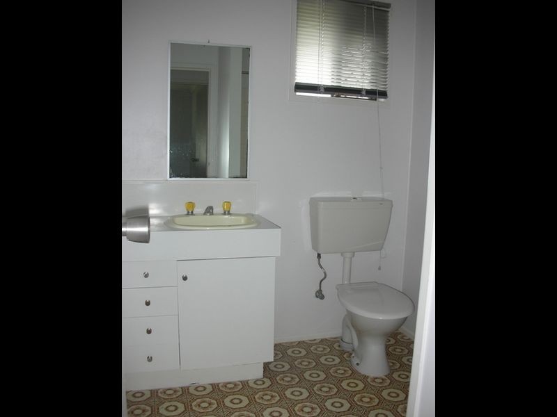 18 Kemp Street, Bucasia QLD 4750