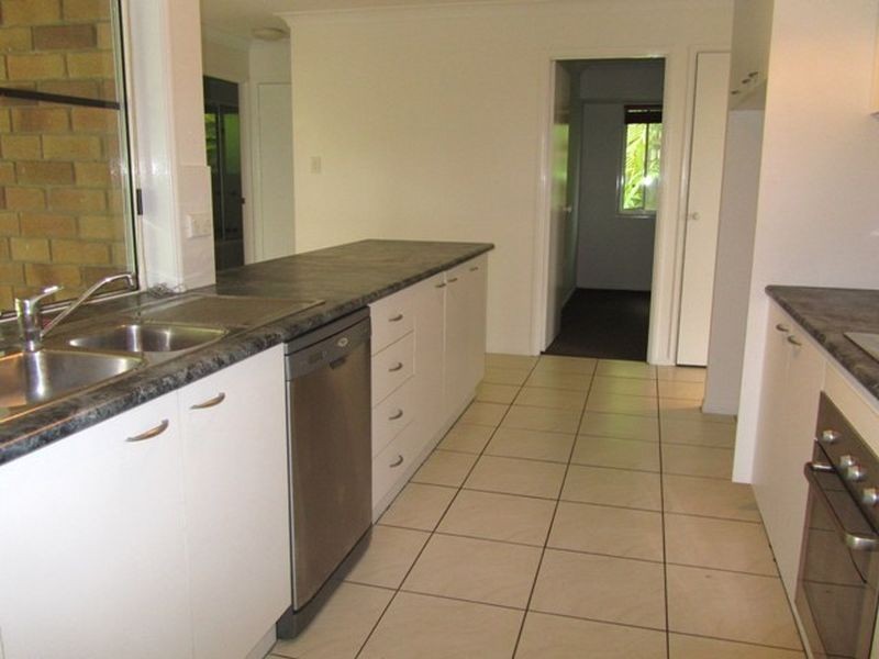 13 Hillcrest Street, Eimeo QLD 4740