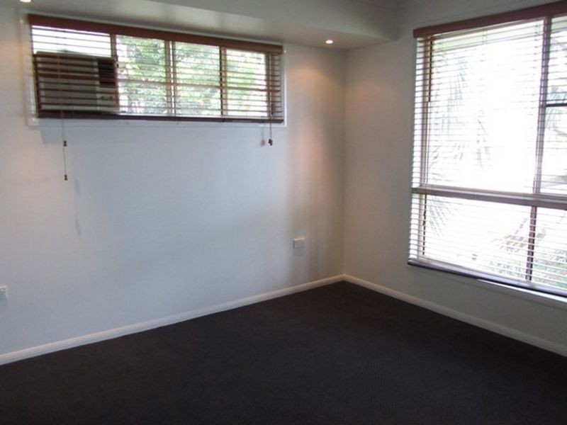 13 Hillcrest Street, Eimeo QLD 4740
