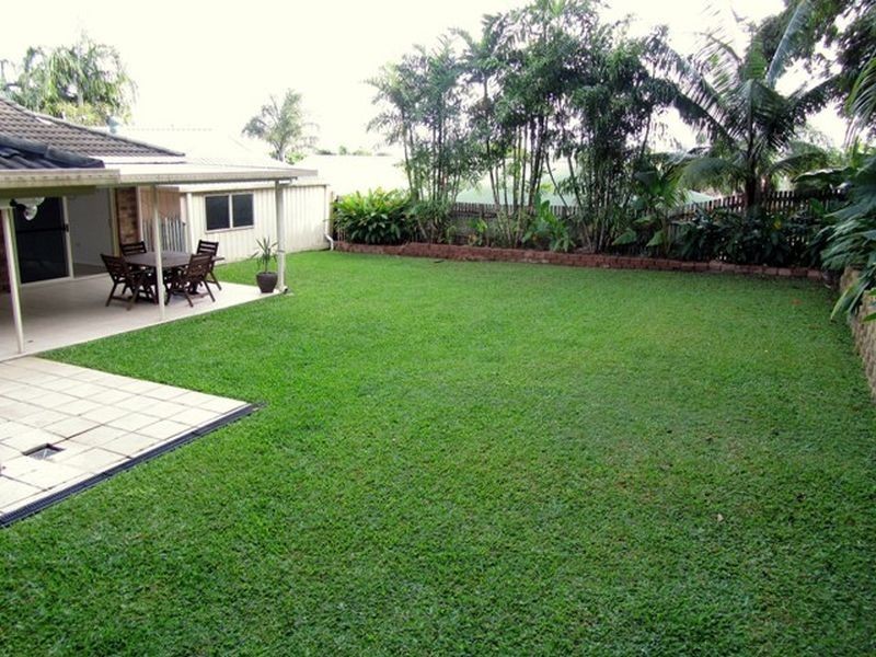 13 Hillcrest Street, Eimeo QLD 4740
