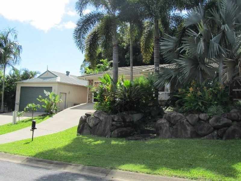 13 Hillcrest Street, Eimeo QLD 4740