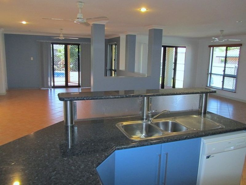 12 Romaine Court, Glenella QLD 4740