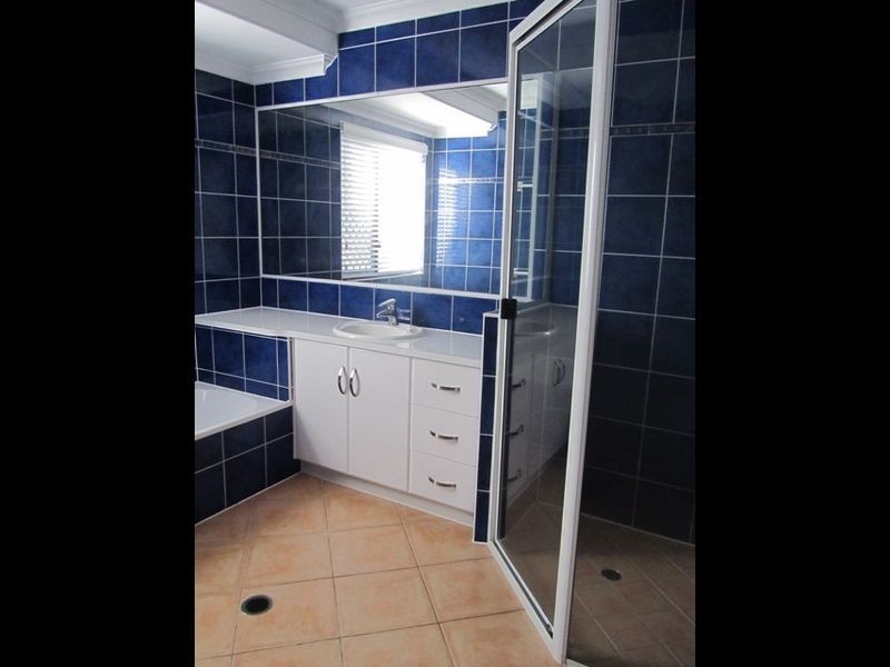 12 Romaine Court, Glenella QLD 4740
