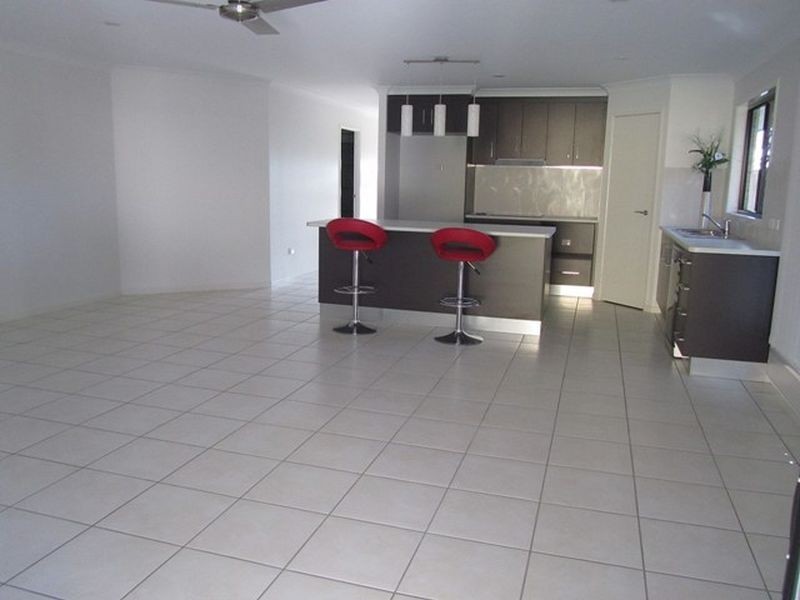 30 Schooner Avenue, Bucasia QLD 4750