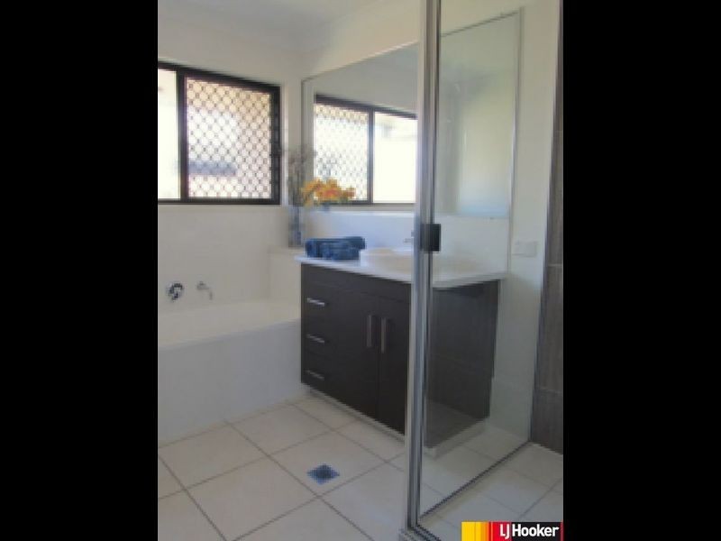 30 Schooner Avenue, Bucasia QLD 4750