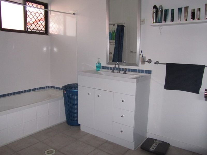 32 Shoal Point Road, Bucasia QLD 4750