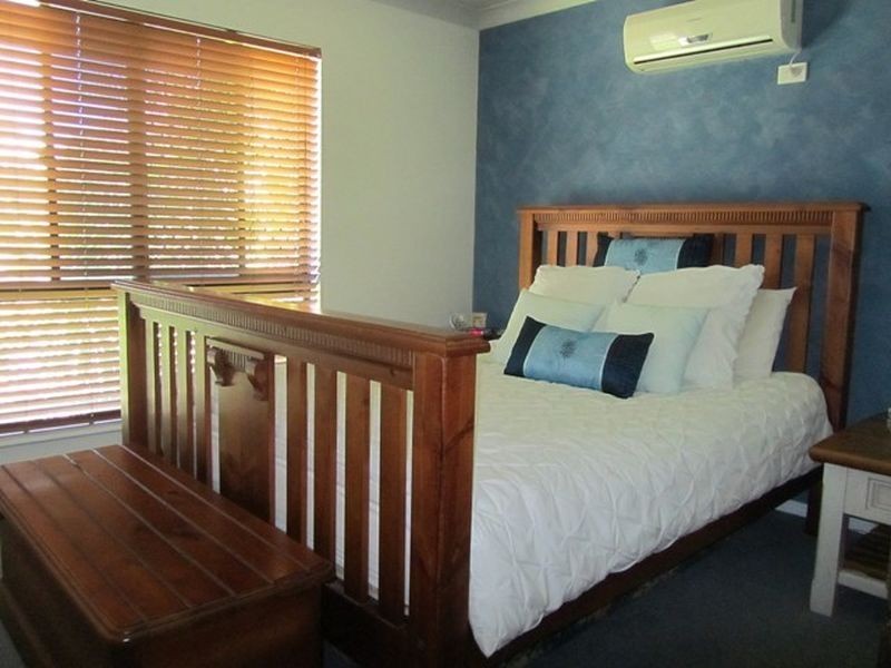 17 McHugh Street, Rural View QLD 4740