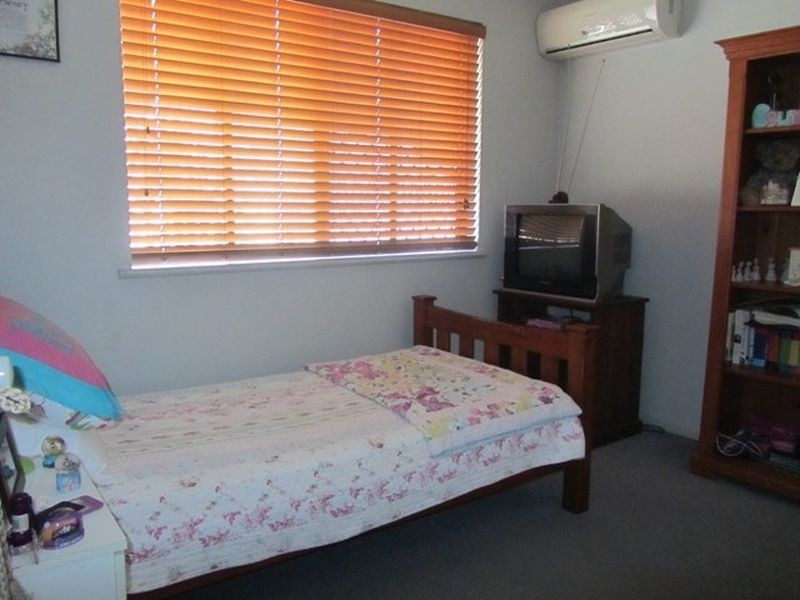 17 McHugh Street, Rural View QLD 4740
