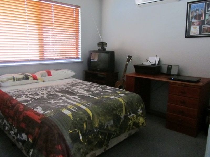 17 McHugh Street, Rural View QLD 4740