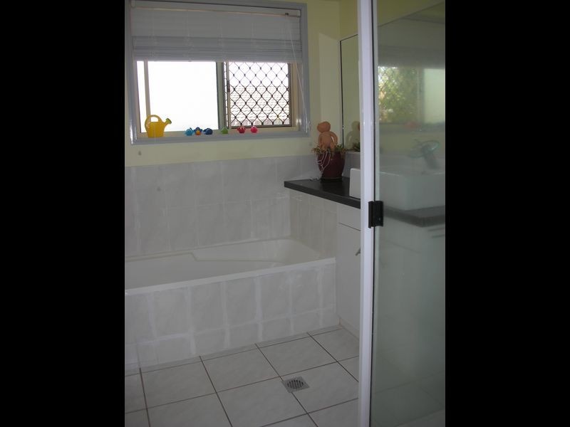 3 Hillcrest Street, Eimeo QLD 4740