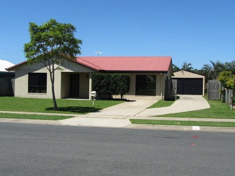 18 McHugh Street, Rural View QLD 4740