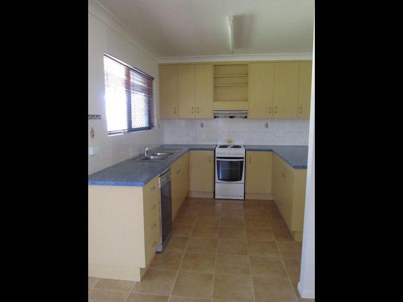 18 McHugh Street, Rural View QLD 4740