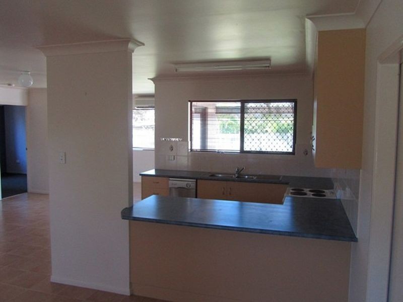 18 McHugh Street, Rural View QLD 4740