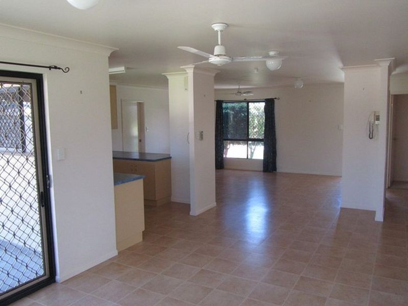 18 McHugh Street, Rural View QLD 4740