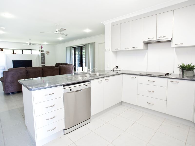 13 Helvellyn Street, Rural View QLD 4740