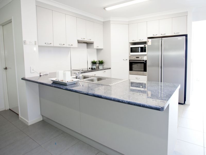 13 Helvellyn Street, Rural View QLD 4740
