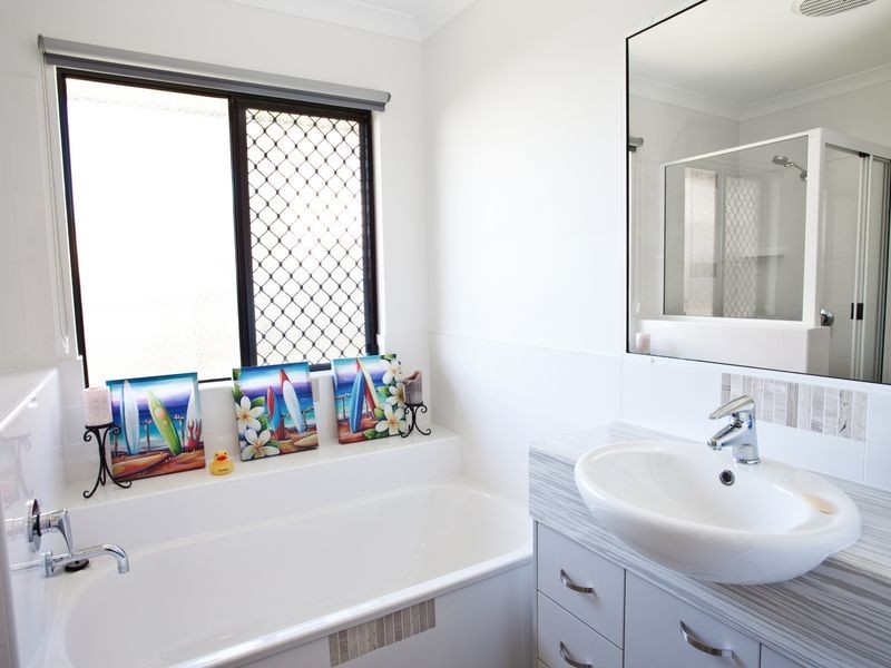13 Helvellyn Street, Rural View QLD 4740