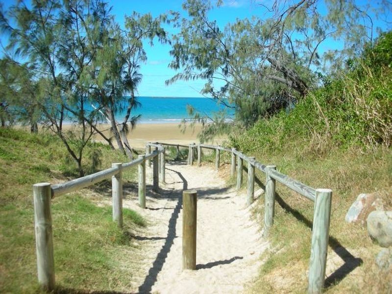 2 Mermaid Street, Shoal Point QLD 4750