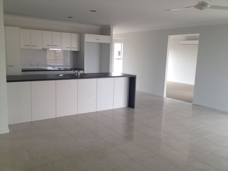 10 Hocking Crescent, Marian QLD 4753