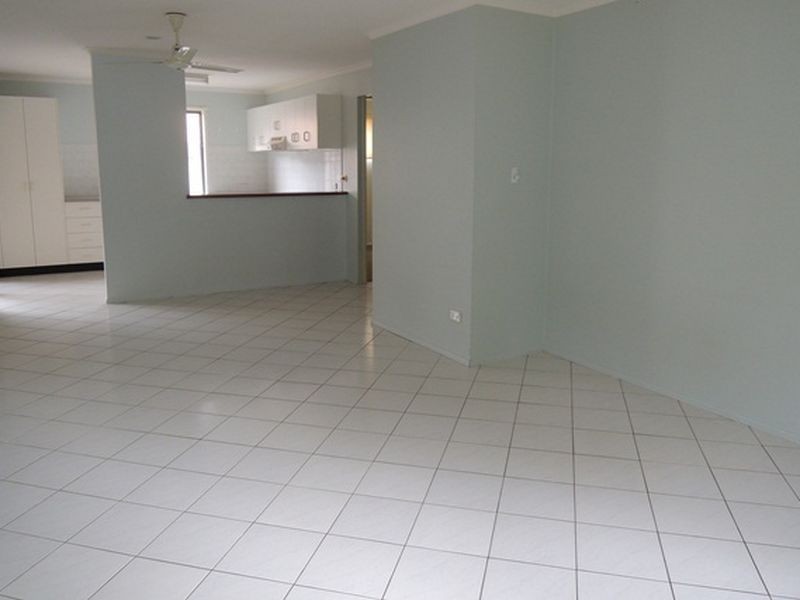 2/5 Homestead Bay Avenue, Shoal Point QLD 4750