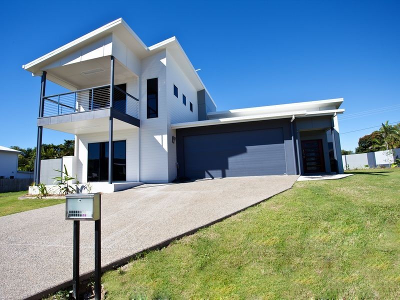 2 Turtle Place, Blacks Beach QLD 4740