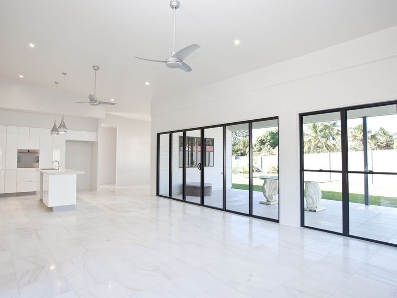 2 Turtle Place, Blacks Beach QLD 4740