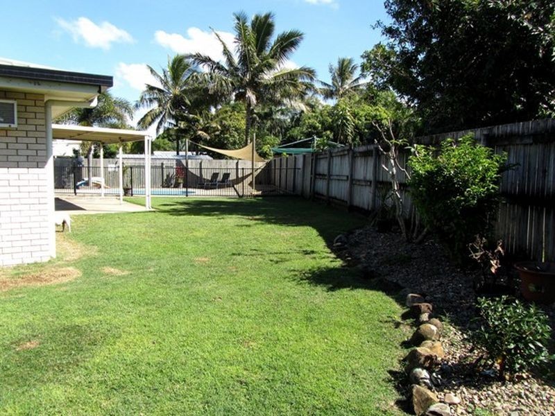 1 Lee Court, Bucasia QLD 4750