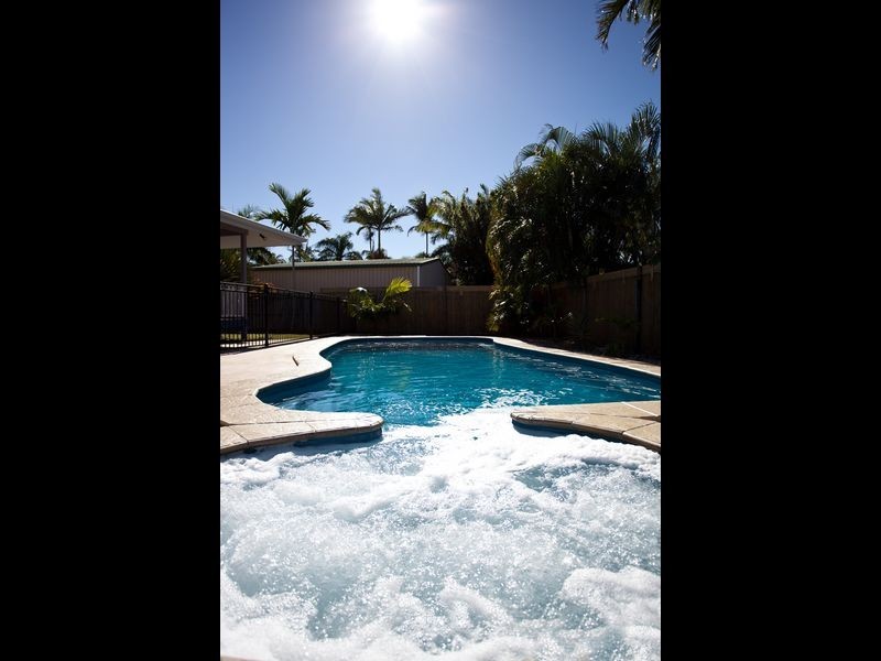 14A Old Shoal Point Road, Bucasia QLD 4750