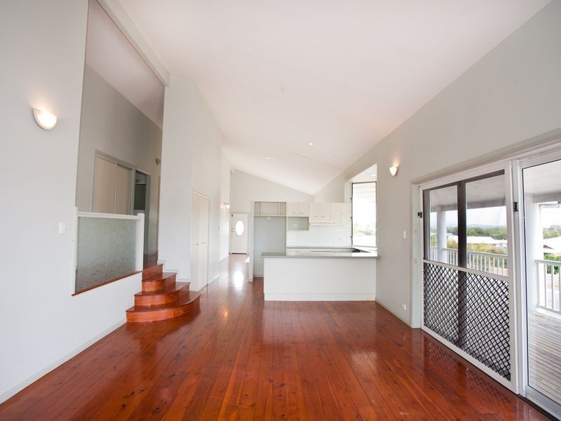 18 Woodlands Drive, Eimeo QLD 4740