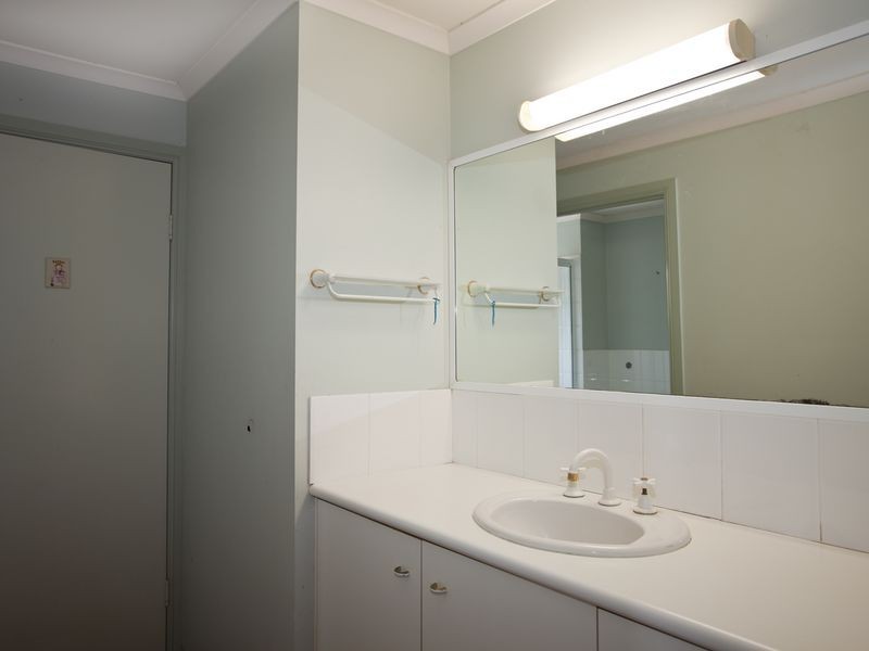 18 Woodlands Drive, Eimeo QLD 4740
