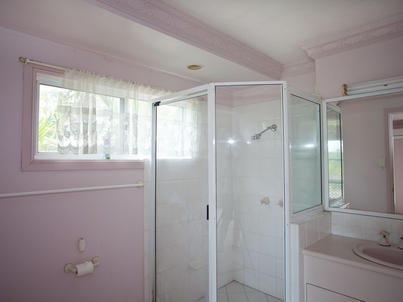 18 Woodlands Drive, Eimeo QLD 4740