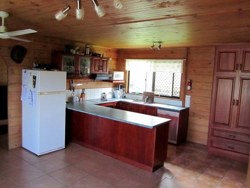 12 Hillcrest Street, Eimeo QLD 4740