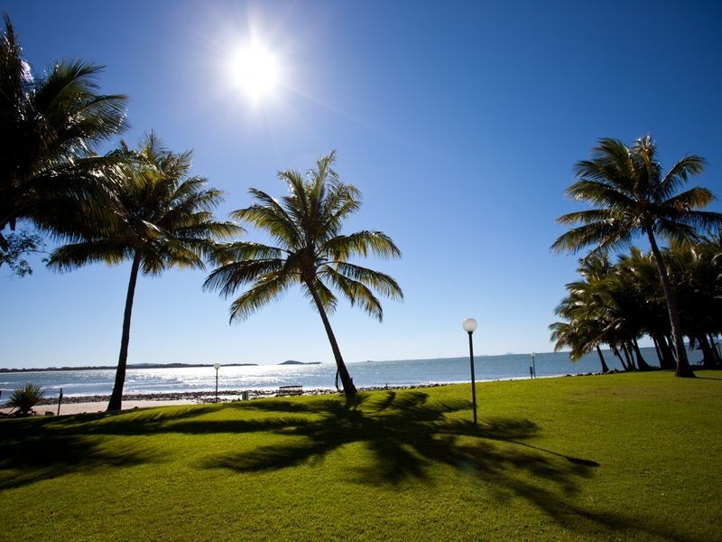 2/18 Beach Road, Dolphin Heads QLD 4740