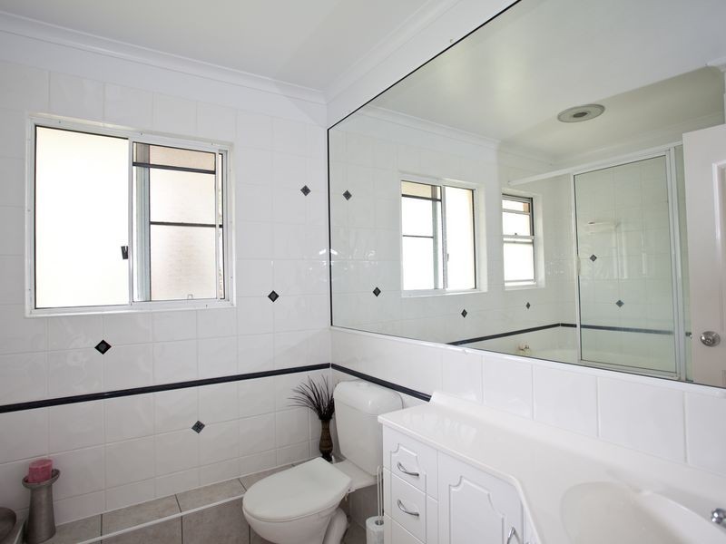 2/18 Beach Road, Dolphin Heads QLD 4740