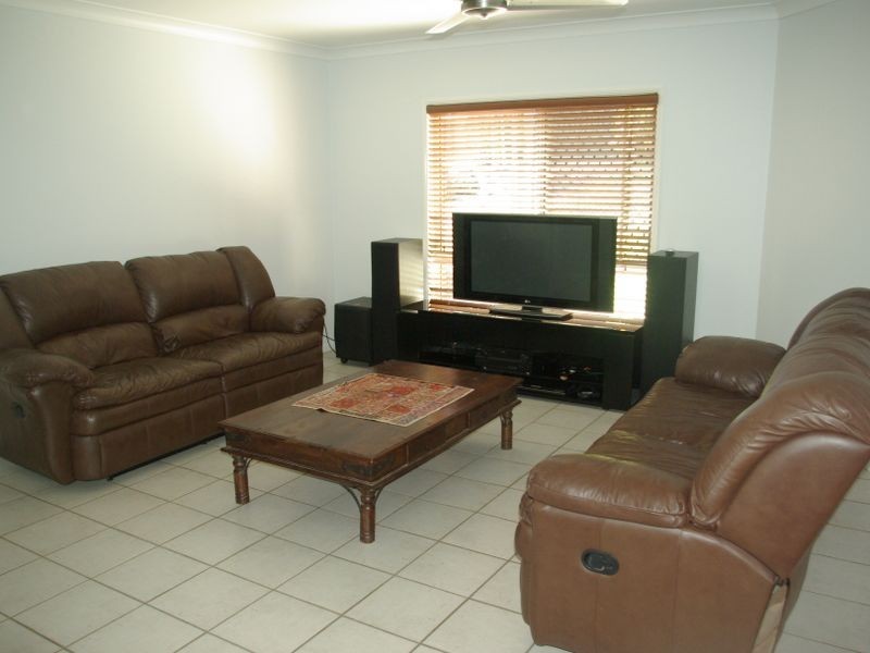 6 Hillcrest Street, Eimeo QLD 4740