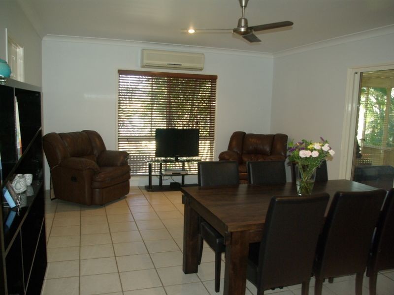 6 Hillcrest Street, Eimeo QLD 4740