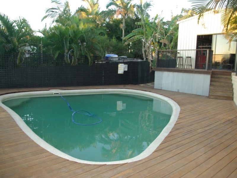 6 Hillcrest Street, Eimeo QLD 4740