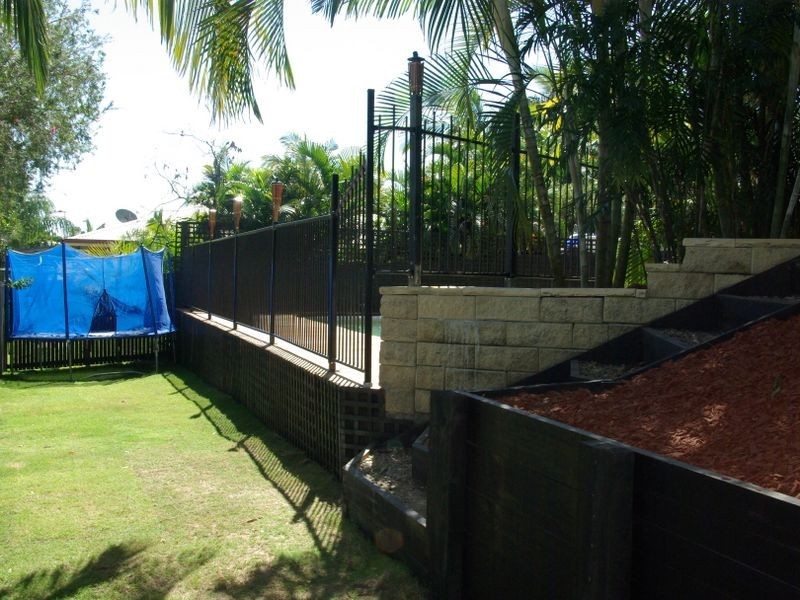 6 Hillcrest Street, Eimeo QLD 4740