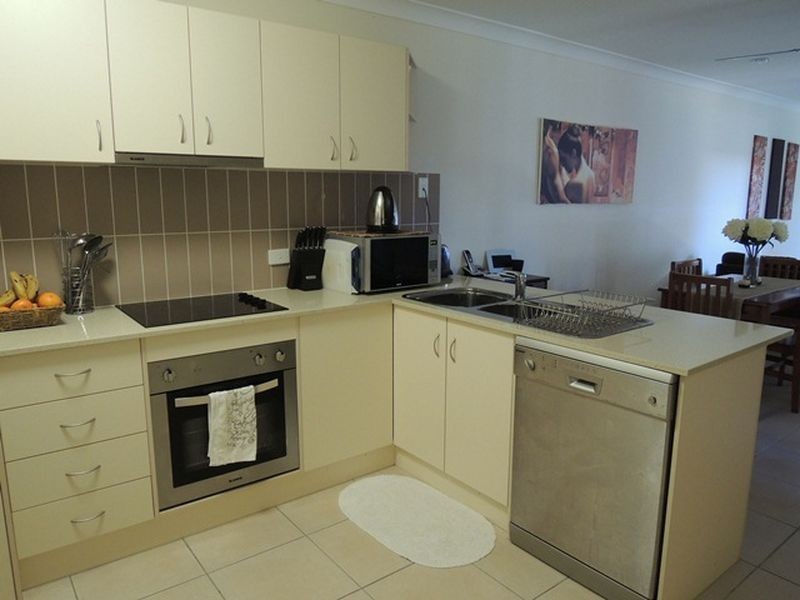 1 & 2 / 3 Bilgola Place, Blacks Beach QLD 4740