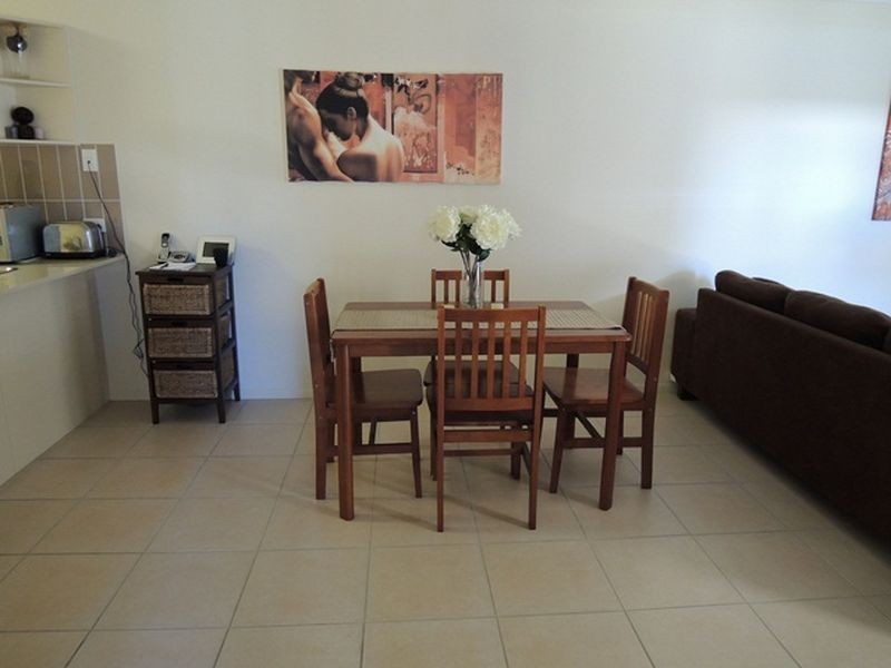 1 & 2 / 3 Bilgola Place, Blacks Beach QLD 4740