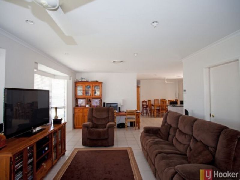 15 Kinghorn Court, Eimeo QLD 4740