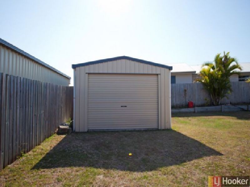 15 Kinghorn Court, Eimeo QLD 4740