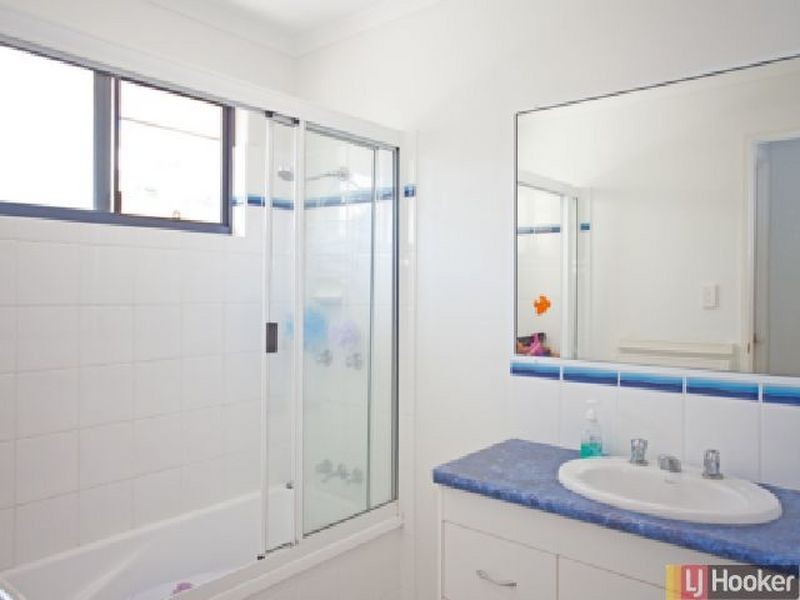 15 Kinghorn Court, Eimeo QLD 4740
