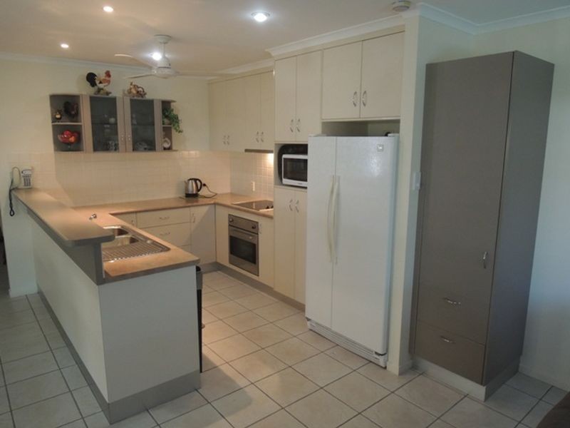 15 Beachside Place, Shoal Point QLD 4750