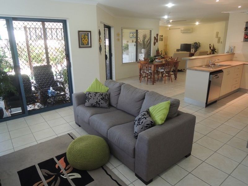 15 Beachside Place, Shoal Point QLD 4750